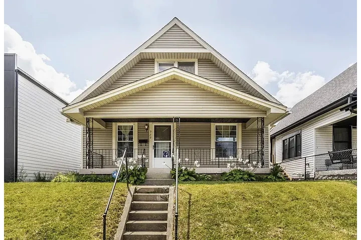$1700 : HOUSE RENT IN INDIANAPOLIS image 6
