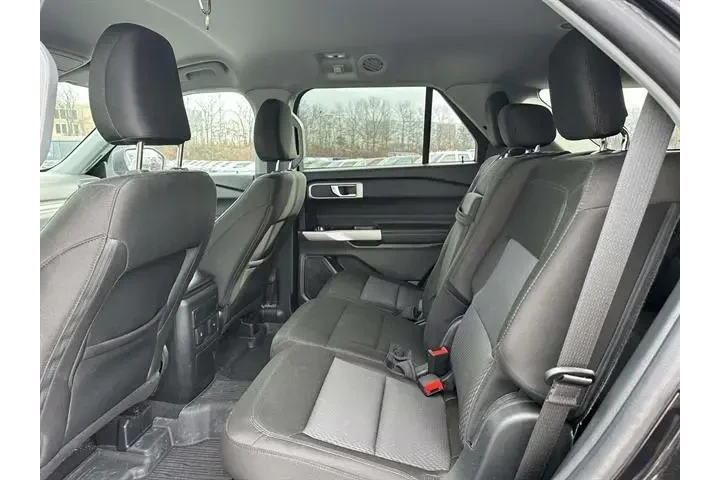 $29834 : Ford Explorer 2023 AWD XLT 4 image 10