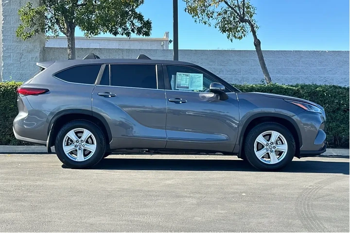 $32425 : Toyota Highlander Hybrid 202 image 3