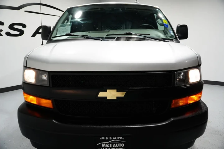 $21325 : 2024 Express Cargo Van image 3