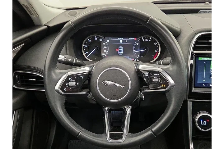 $24998 : Jaguar XE 2020 P250 S 4dr Se image 10