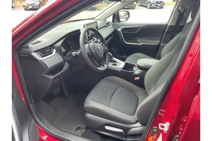 $29800 : Toyota RAV4 2025 AWD LE 4dr image 10