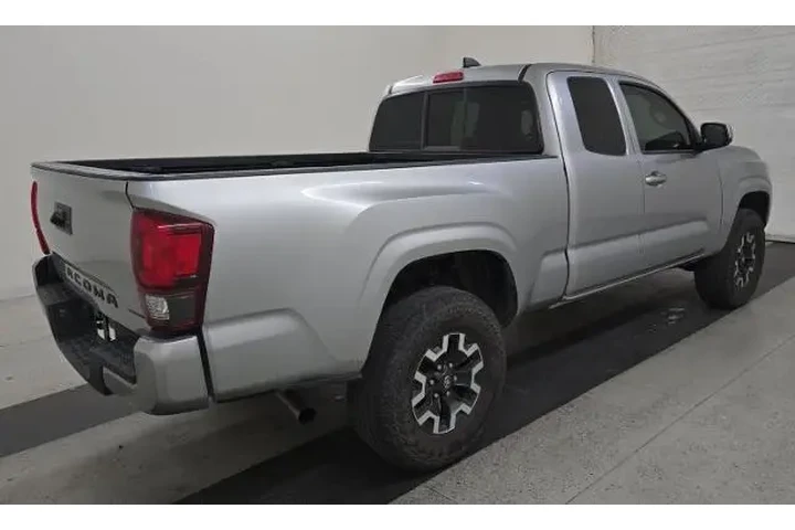 $29800 : Toyota Tacoma 2023 4x2 SR5 4 image 2