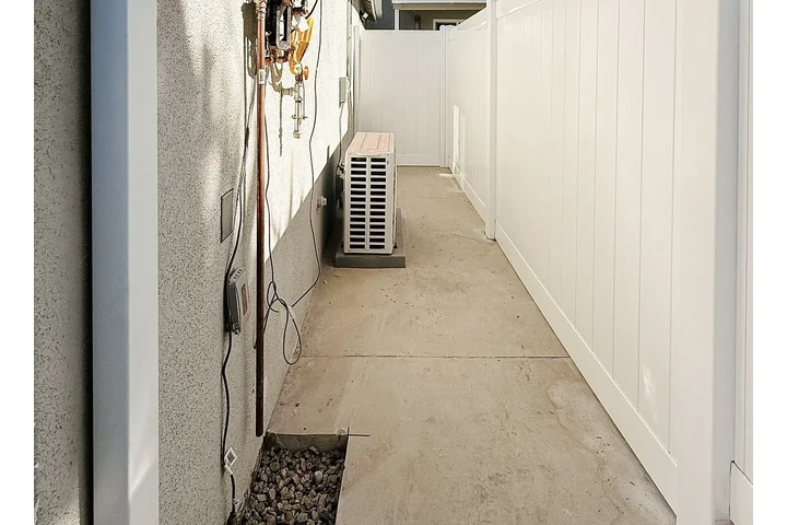 $1100 : 1/bed1/bath home for rent image 4