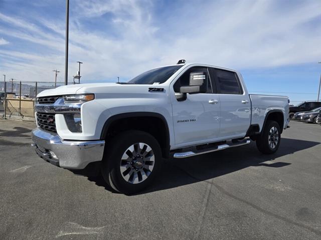 $41901 : Pre-Owned 2021 SILVERADO 2500 image 7