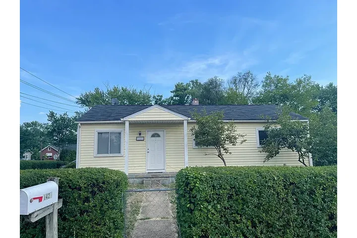 $2500 : SINGLE FAMILY HOUSE FOR RENT image 1