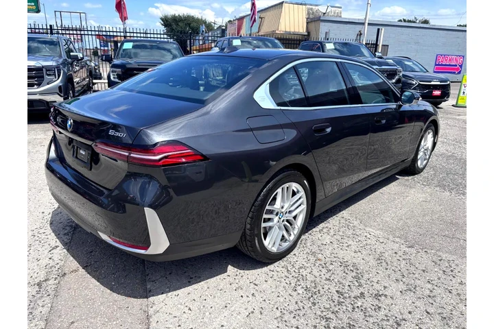 2024 BMW 530i I xDrive image 6