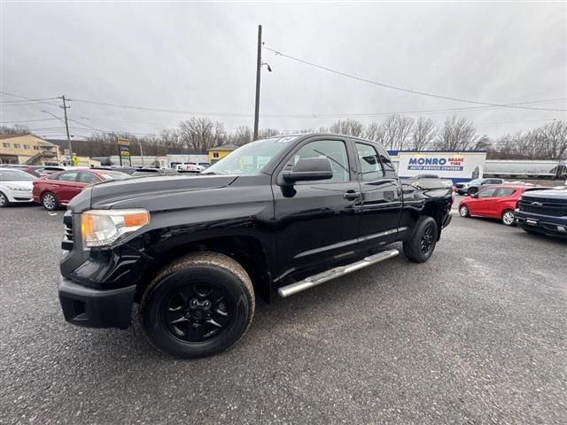 $17990 : 2014 Tundra image 3