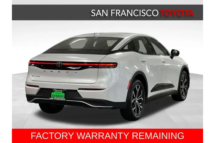 $40688 : Gold Certified 2026 Crown XLE image 5