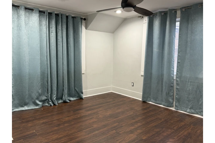 $900 : Recámara en renta image 2