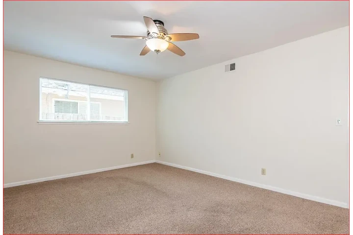 $900 : Beautiful 3 Bedroom, 2 Bath image 3