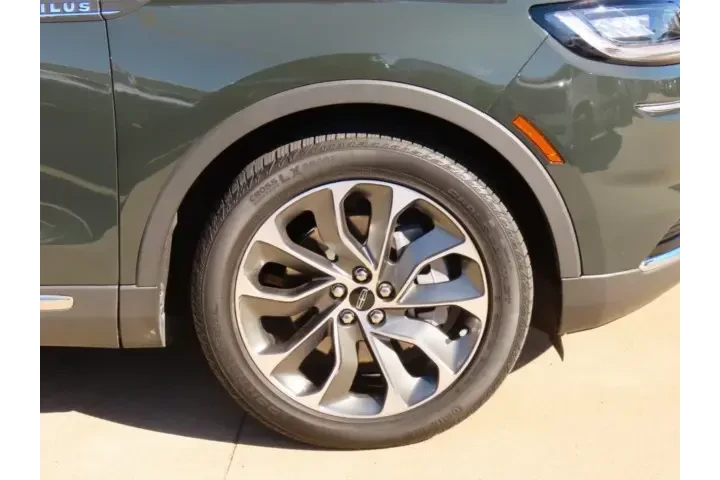 $37911 : Lincoln Nautilus 2022 AWD Re image 7