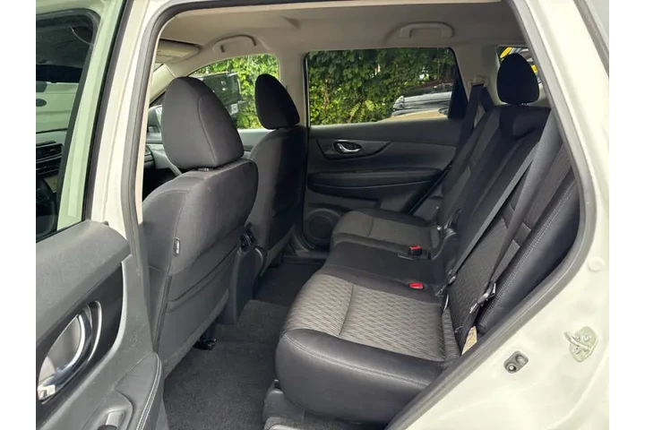 $9999 : 2017 Rogue SV image 8