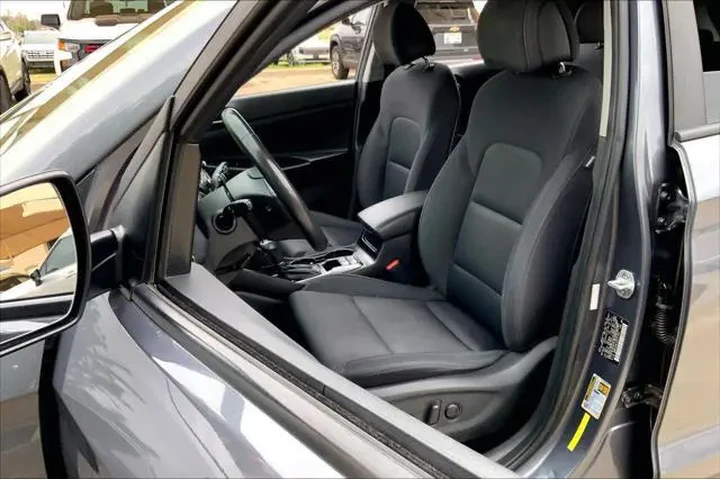 $12479 : Hyundai TUCSON 2018 Sport 4d image 8