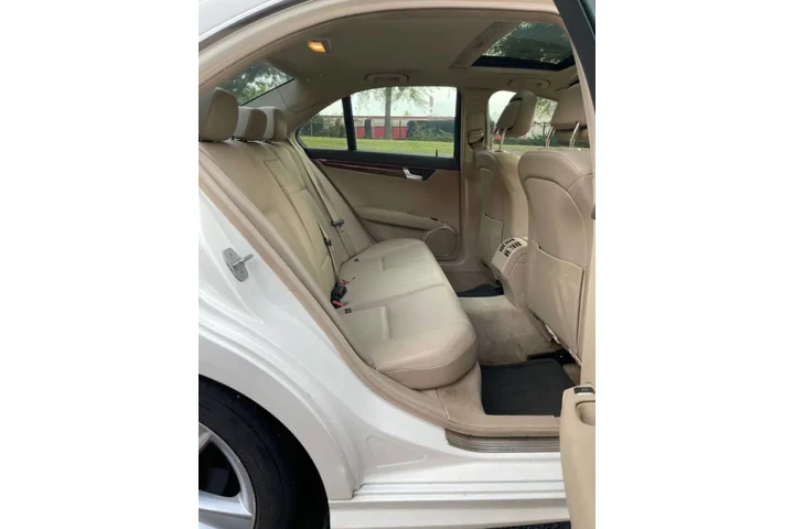 $6000 : 2010 Mercedes-Benz C-Class image 3
