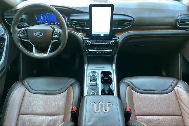 $31995 : Ford Explorer 2022 AWD King image 3