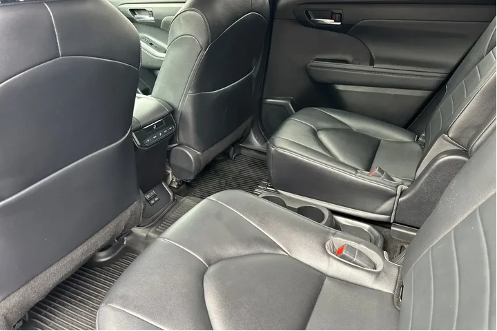 $36200 : Toyota Highlander 2023 AWD X image 8