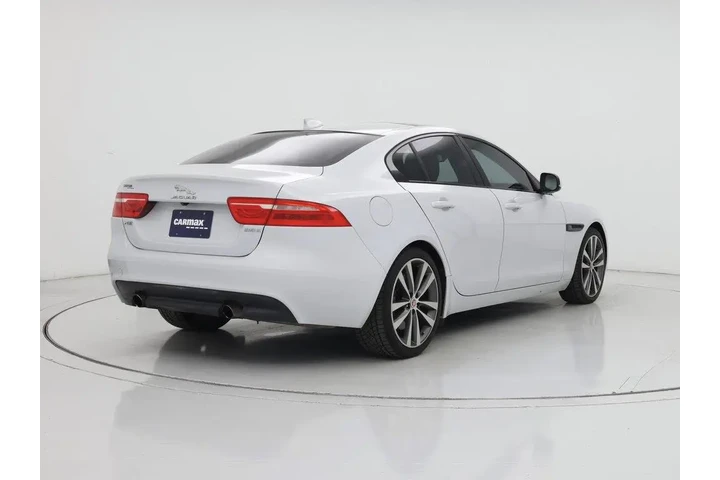 $16998 : Jaguar XE 2017 35t Prestige image 8