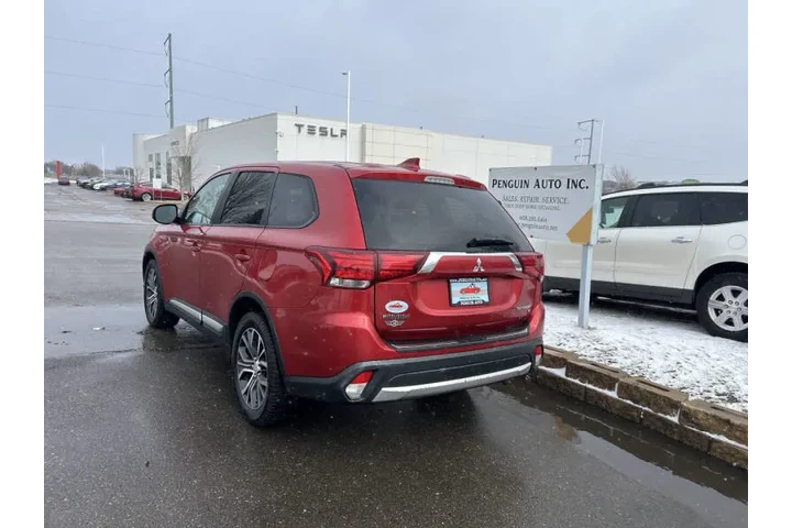 $9990 : 2018 Outlander SE image 4