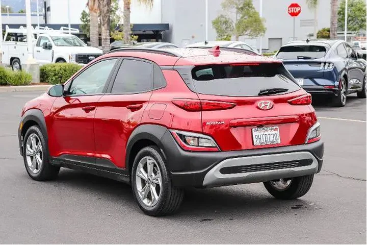 $19425 : Hyundai KONA 2023 SEL 4dr Cr image 6