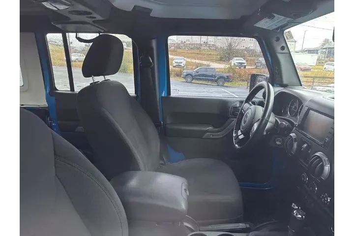 $15988 : Jeep Wrangler Unlimited 2015 image 8