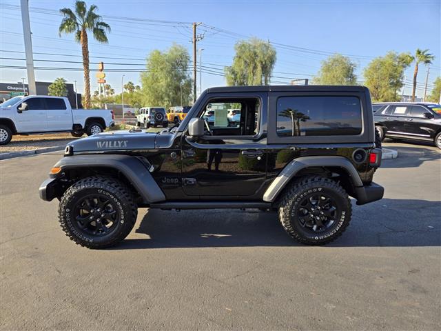 $33143 : Pre-Owned 2022 Wrangler Willys image 3