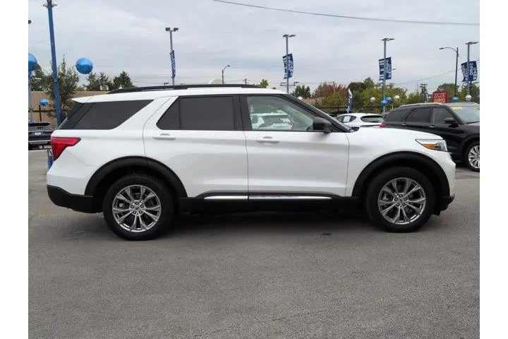 $28221 : Ford Explorer 2022 AWD XLT 4 image 2