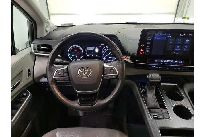 $39998 : Toyota Sienna 2021 Limited 7 image 10