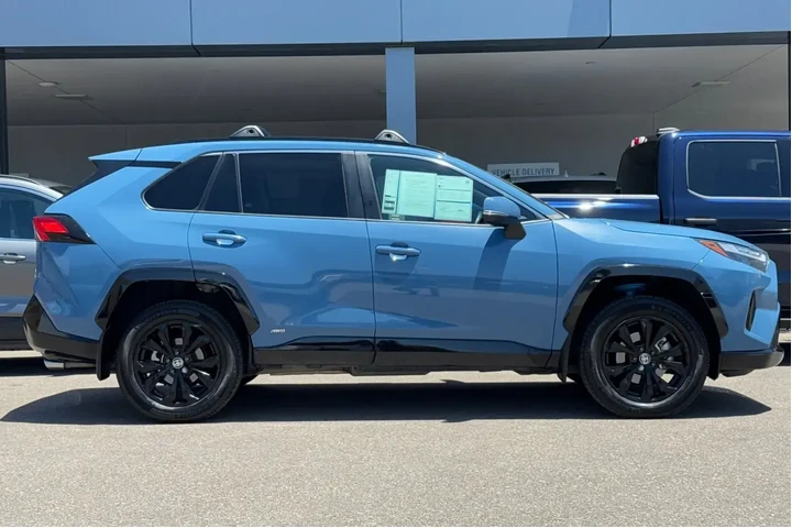 $28900 : Toyota RAV4 Hybrid 2022 AWD image 2