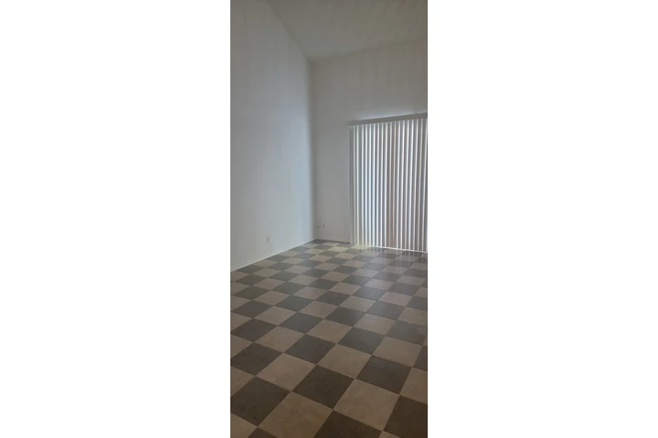 $2375 : Acogedor Departamento image 2