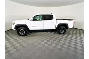 $33500 : Toyota Tacoma 2023 4x2 TRD O thumbnail