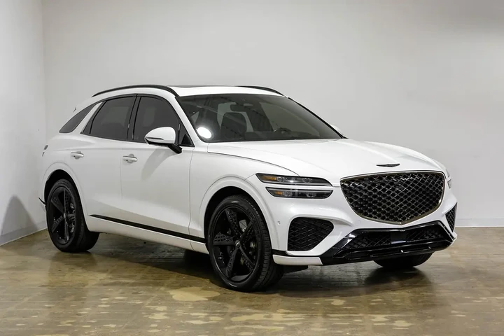 $29990 : 2022 GV70 3.5T Sport image 8