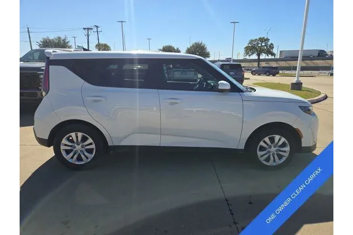 $14687 : Kia Soul 2024 S 4dr Crossove image 3