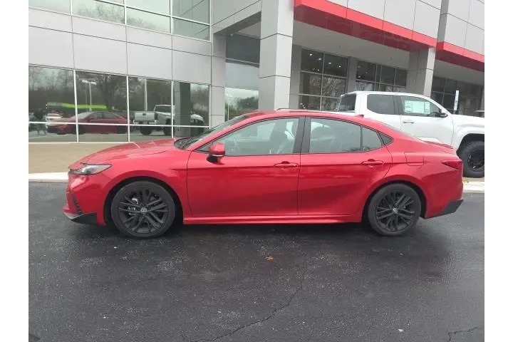 $26751 : Toyota Camry 2025 SE 4dr Sed image 4