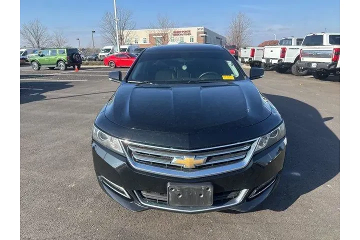 $14000 : Chevrolet Impala 2019 LT 4dr image 2