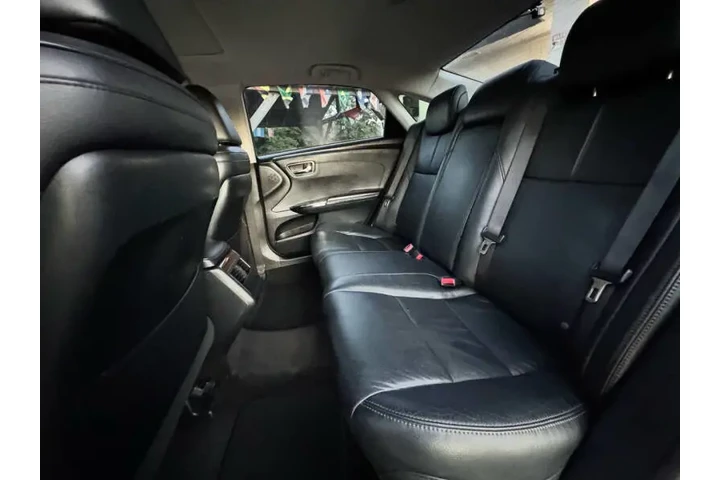 2013 Avalon XLE Premium image 8