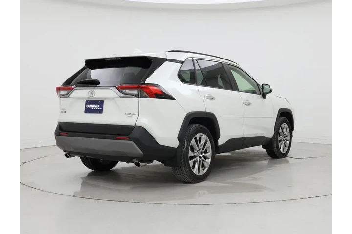 $33998 : Toyota RAV4 2021 AWD Limited image 8