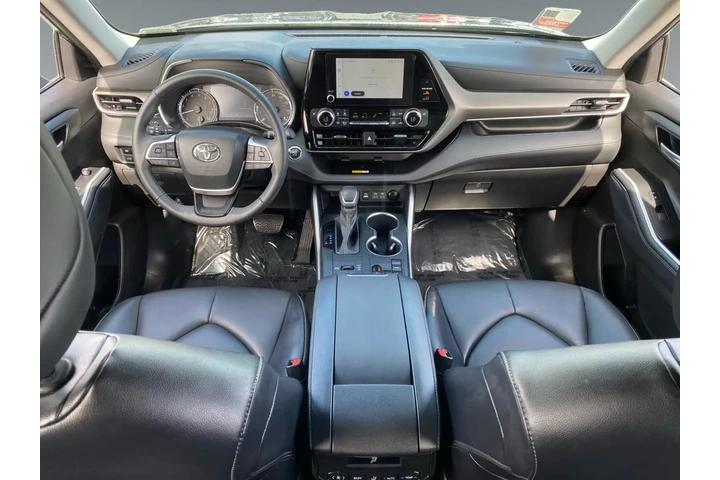 $39509 : Toyota Highlander 2023 XLE 4 image 10