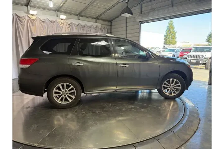 $7999 : Nissan Pathfinder 2015 S 4dr image 4