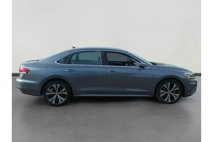 Volkswagen Passat 2021 SE 4d image 6