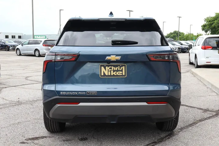 $27587 : 2025 Equinox AWD 4dr LT w/2LT image 5