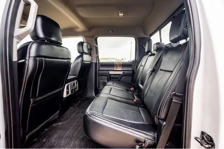 $28904 : Ford F-150 2019 4x4 Lariat 4 image 9