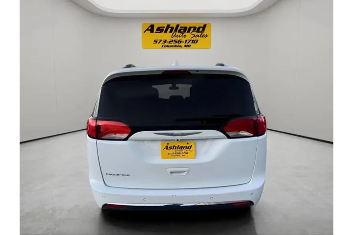 $10700 : 2018 Pacifica Touring L image 5