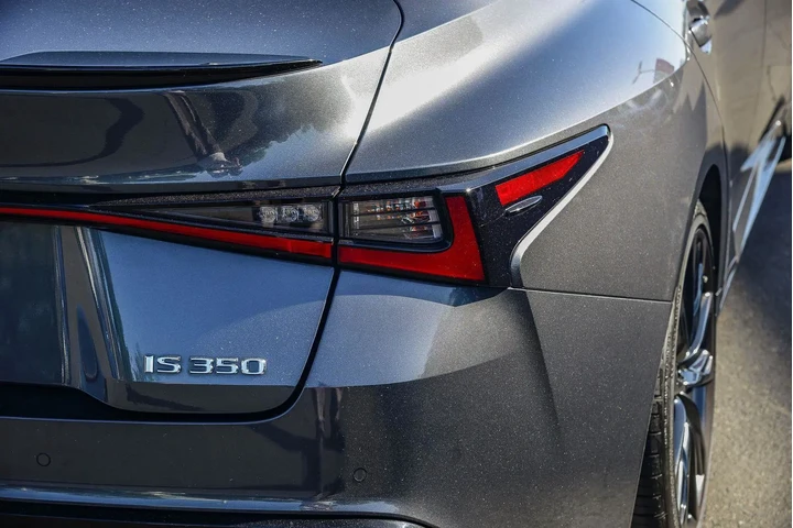$32945 : Lexus IS 350 2021 F SPORT 4d image 8
