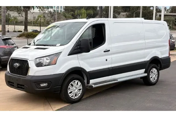 $32000 : Ford Transit 2023 250 3dr SW image 1