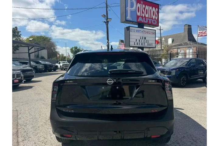 2025 Kicks SR image 5