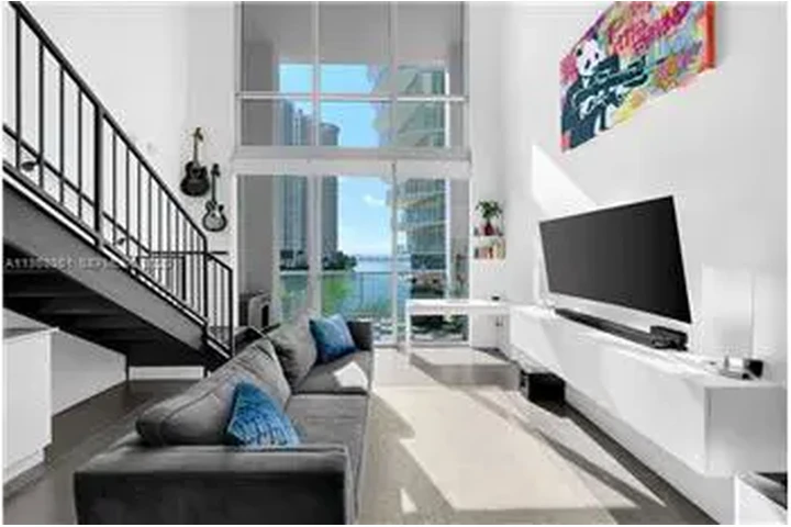 $4000 : Rental property with 1 bedro image 1