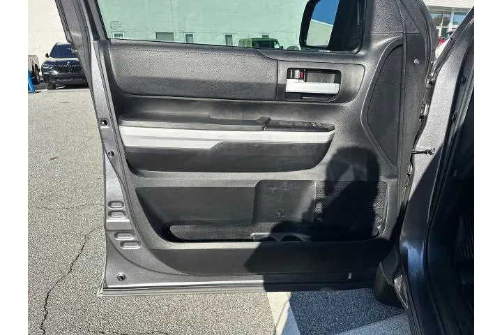 $31499 : Toyota Tundra 2021 4x2 SR5 4 image 10