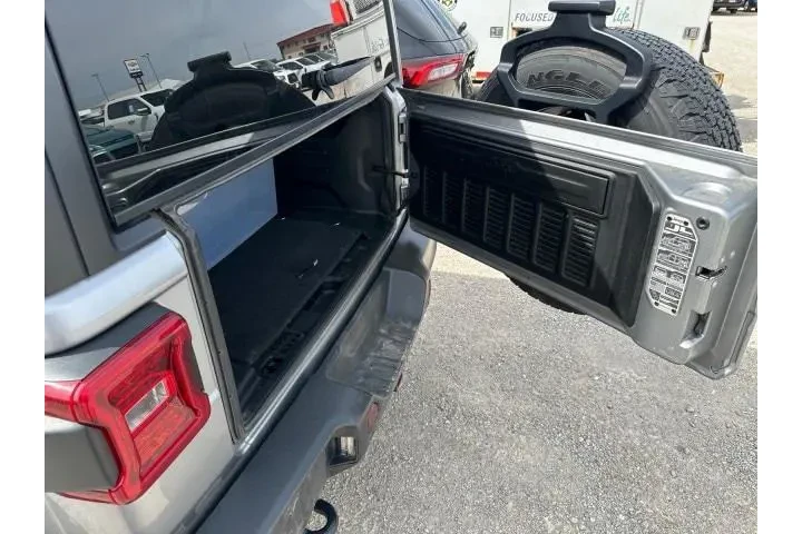 $18843 : Jeep Wrangler Unlimited 2018 image 9