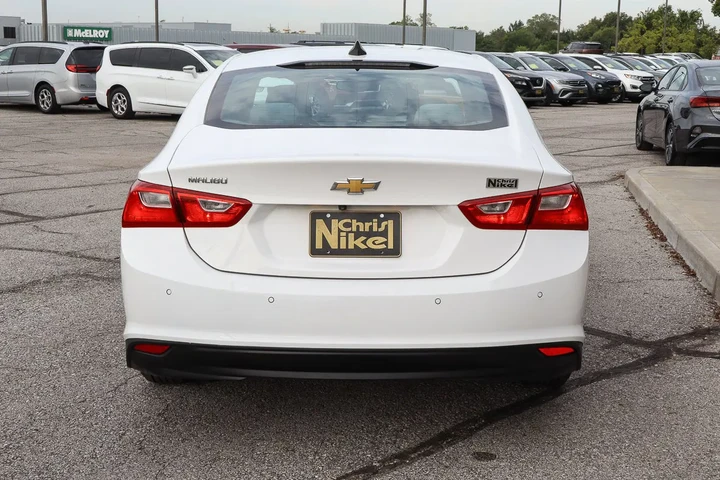$16988 : 2020 Malibu LS image 5